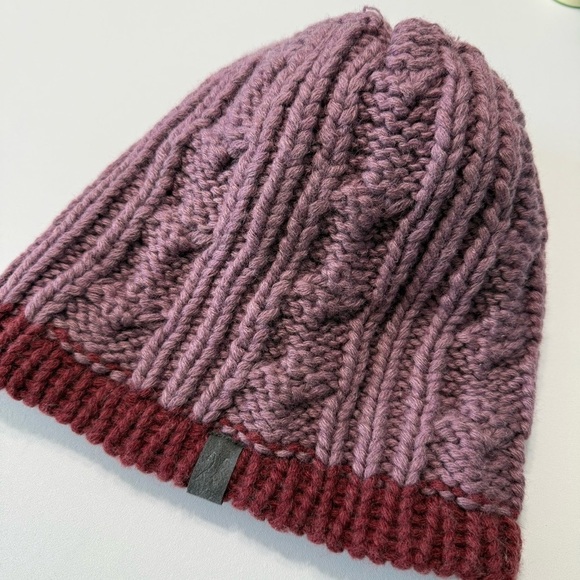 Arc\'teryx Cable Knit Beanie Hat Pom Pom Purple Burgundy Women One Size main image 6